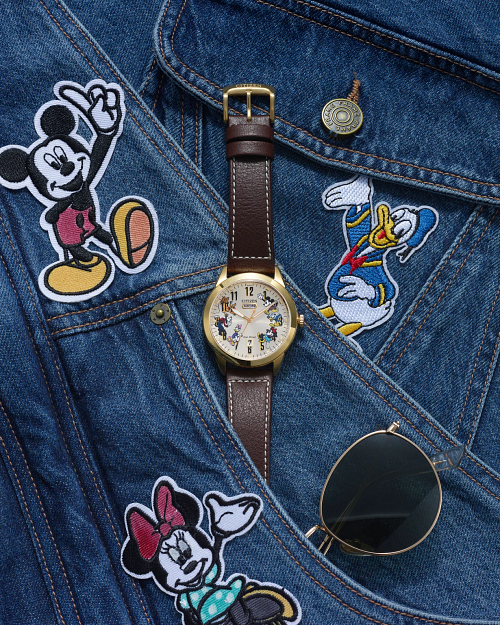 Donald Duck and Crew Beige Dial Leather Strap AW0093 04W CITIZEN